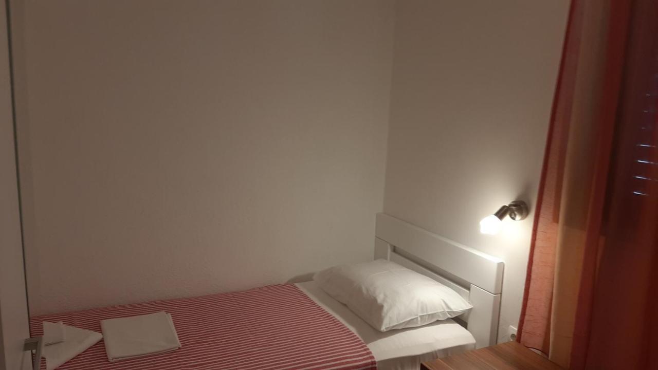 Apartmani MW, Crveni apartman Baska  Bagian luar foto