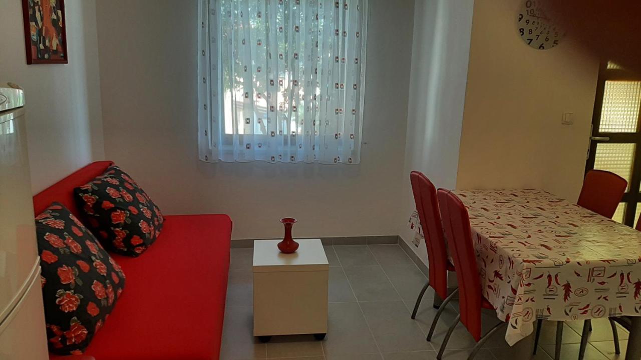 Apartmani MW, Crveni apartman Baska  Bagian luar foto