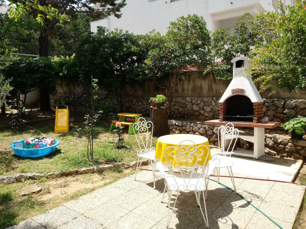 Apartmani MW, Crveni apartman Baska  Bagian luar foto